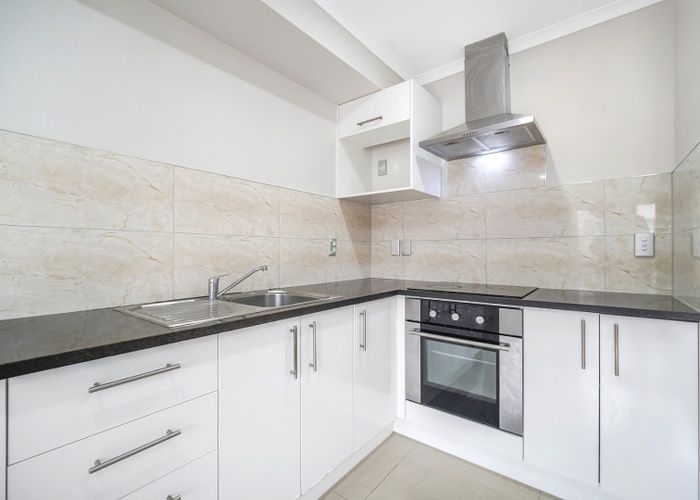  at 6/5 Wallson Crescent, Wiri, Manukau City, Auckland