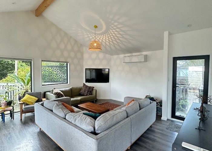  at 2/383  Bucklands Beach Road, Bucklands Beach, Manukau City, Auckland