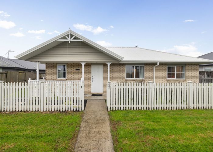  at 42 Queens Park Crescent, Frankton, Hamilton, Waikato