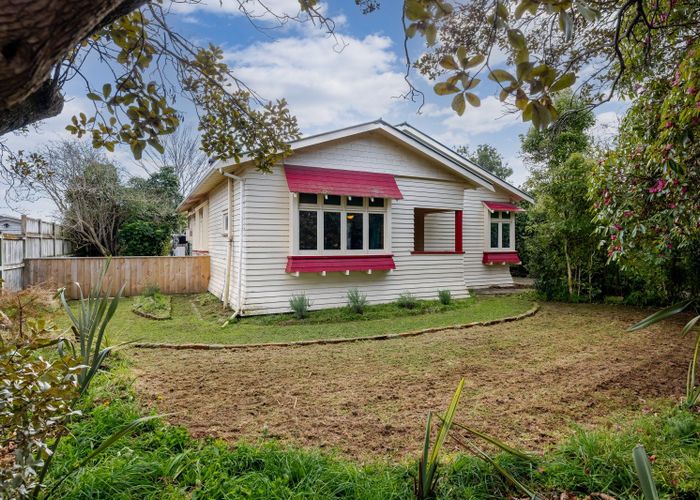  at 23 Knowles Street, Terrace End, Palmerston North, Manawatu / Whanganui