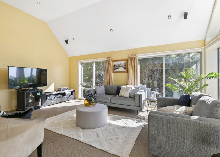  at 39 Homewood Crescent, Karori, Wellington