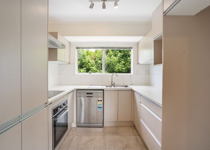  at 2/8 Ballin Street, Ellerslie, Auckland