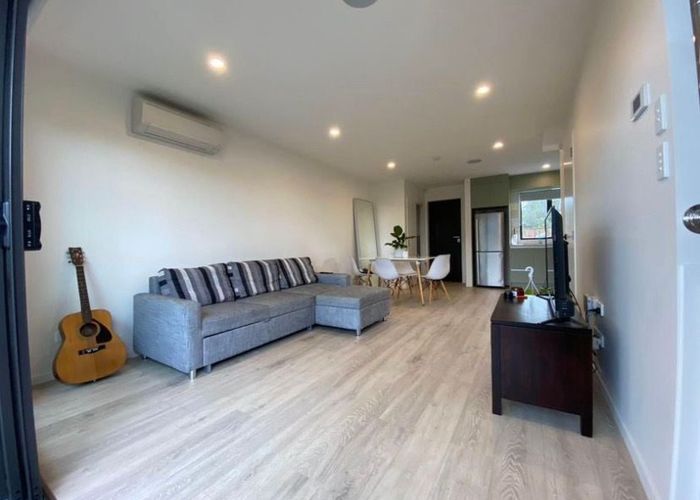  at 2/103 Flanshaw Road, Te Atatu South, Waitakere City, Auckland