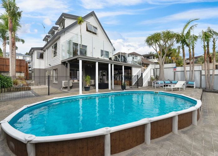  at 12 Francis Curtis Avenue, Blockhouse Bay, Auckland City, Auckland