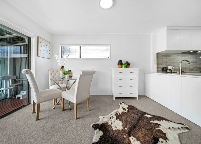  at 2/74 Wellington Street, Howick, Manukau City, Auckland