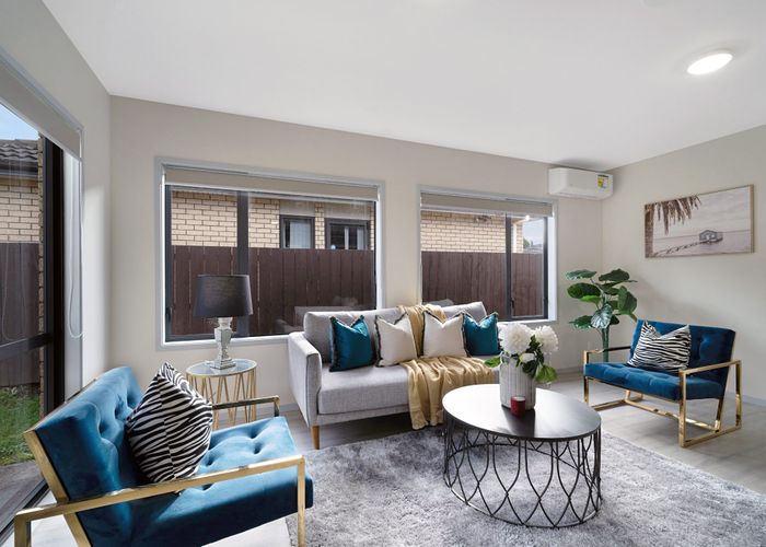  at 9 Woodbank Drive, Glen Eden, Auckland
