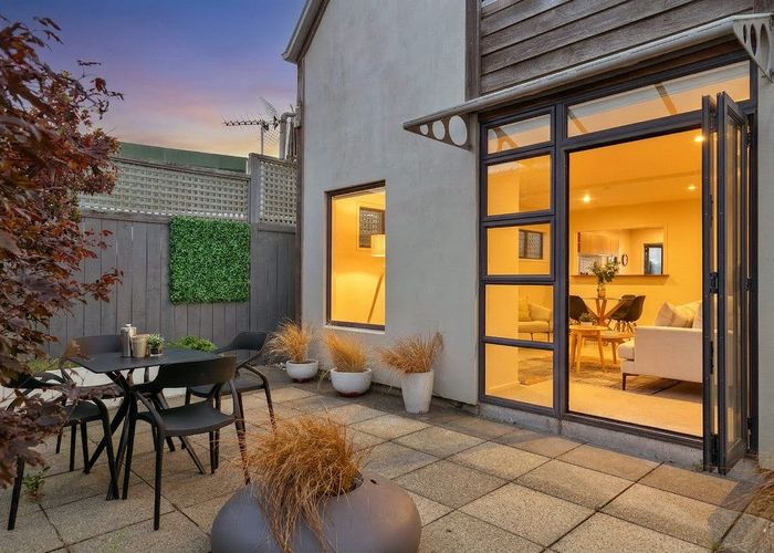  at 2D Hatton Street, Karori, Wellington, Wellington