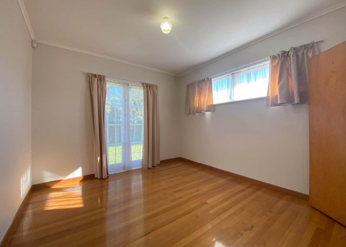  at 2 Te Kanawa Crescent, Henderson, Auckland
