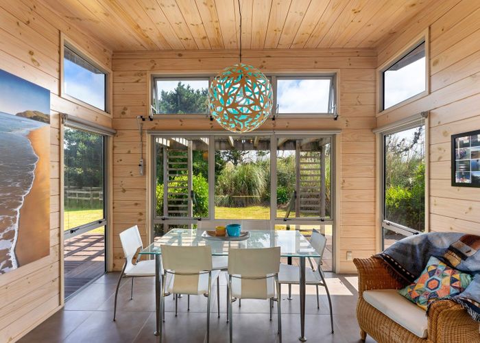  at 32 Reay Mackay Grove, Waikawa Beach, Horowhenua, Manawatu / Whanganui