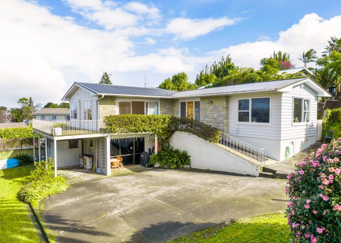  at 33 Chatsworth Crescent, Pakuranga Heights, Manukau City, Auckland