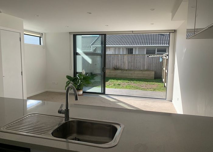  at 2/21 Tireti Road, Titahi Bay, Porirua, Wellington