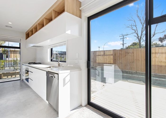  at 1/60 Sandwich Road, Saint Andrews, Hamilton, Waikato