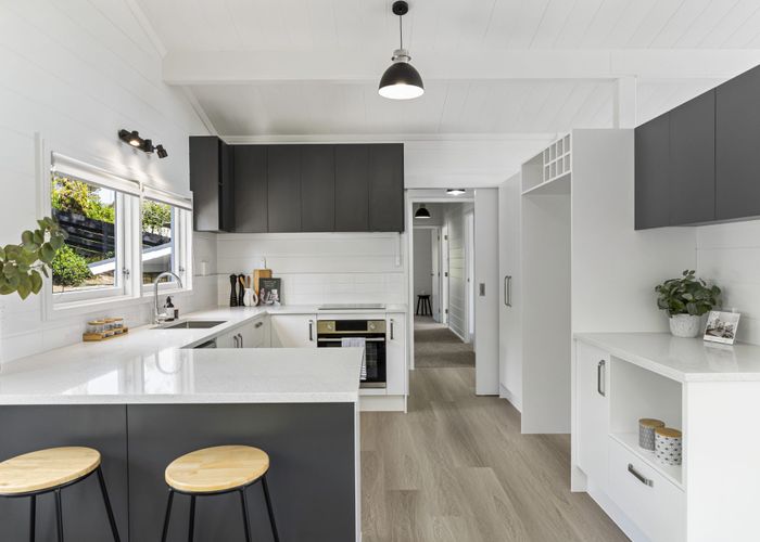  at 52 Valley View Road, Glenfield, Auckland
