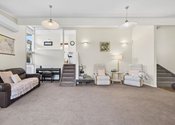  at 8 Blue Gum Rise, Sunnyhills, Manukau City, Auckland