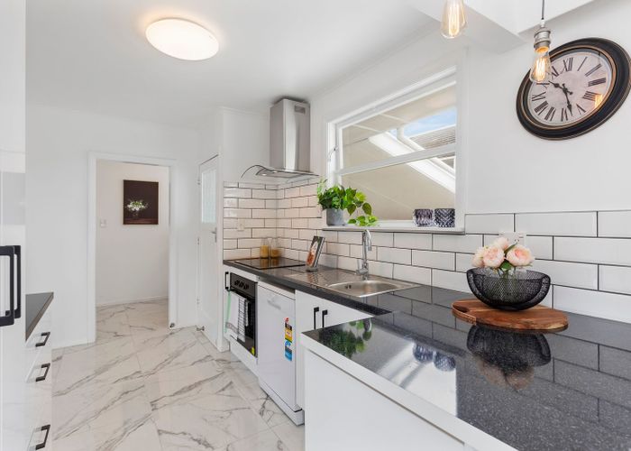  at 42 Kashmir Avenue, Clouston Park, Upper Hutt