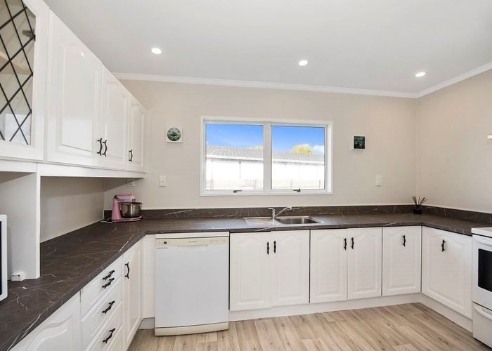  at 107 Oakfield Crescent, Pukete, Hamilton