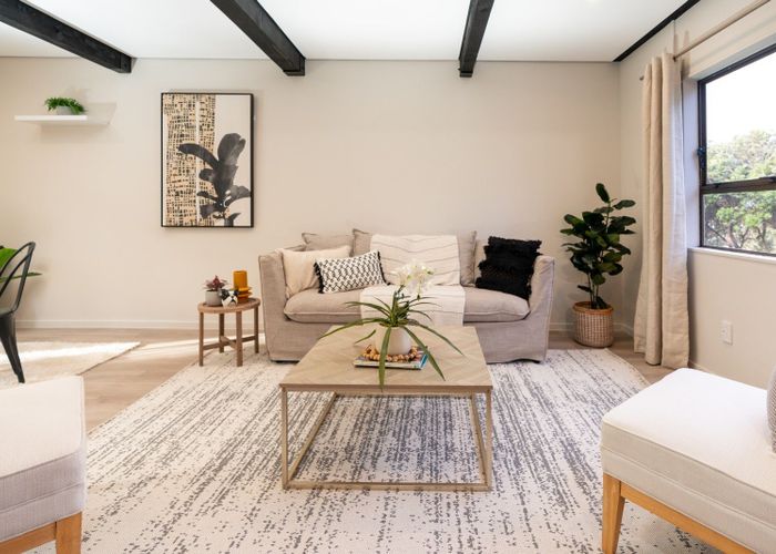  at 138 Akaroa Drive, Maupuia, Wellington