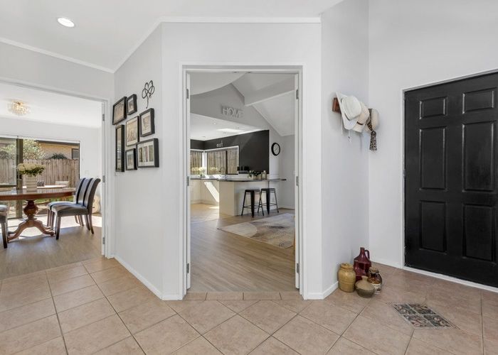  at 2/4 Dromora Close, Dannemora, Manukau City, Auckland