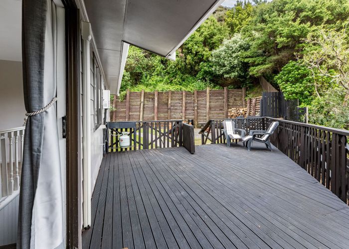  at 35 Omapere Street, Whitby, Porirua, Wellington