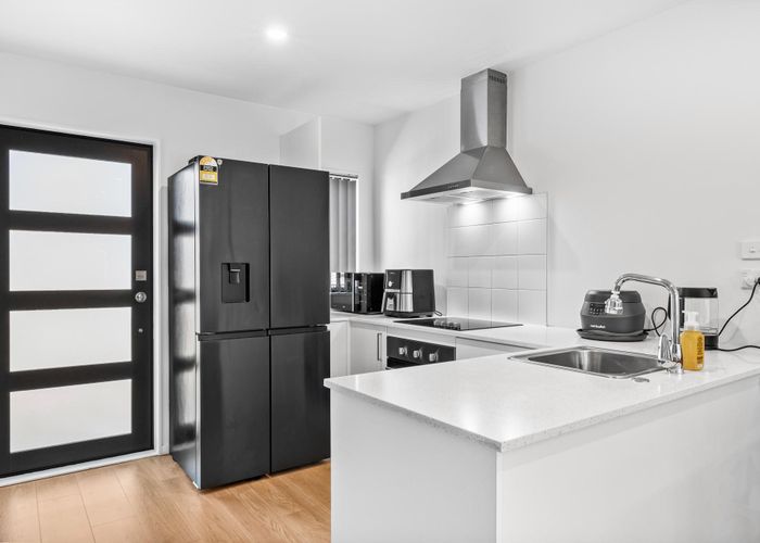  at 4/6 South Pacific Place, Henderson, Waitakere City, Auckland