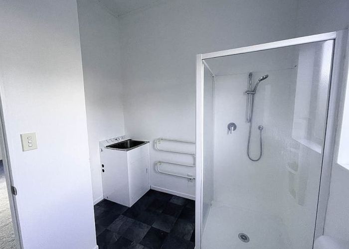  at 127A Lancaster Road, Beach Haven, North Shore City, Auckland