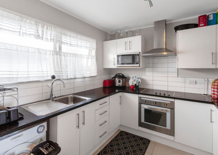  at 2 Hobart Crescent, Manurewa, Manukau City, Auckland