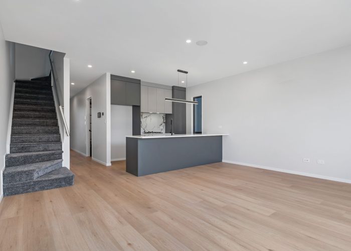  at 4 Paretao Street, Massey, Waitakere City, Auckland