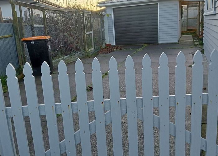  at 8 Greenock Place, Awapuni, Palmerston North, Manawatu / Whanganui