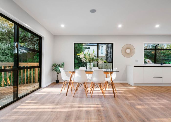  at 2/24 Windy Ridge Road, Glenfield, North Shore City, Auckland