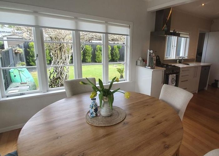  at 6 Yeovil Road, Te Atatu Peninsula, Waitakere City, Auckland