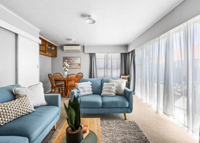  at 2/6 RUSSELL ROAD, MAREWA, NAPIER