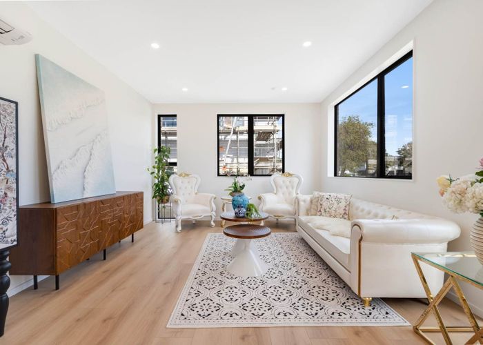  at Lot 1/3 Jillteresa Crescent, Half Moon Bay, Manukau City, Auckland