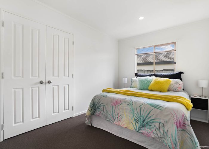  at 5/17 Neta Grove, Henderson, Auckland