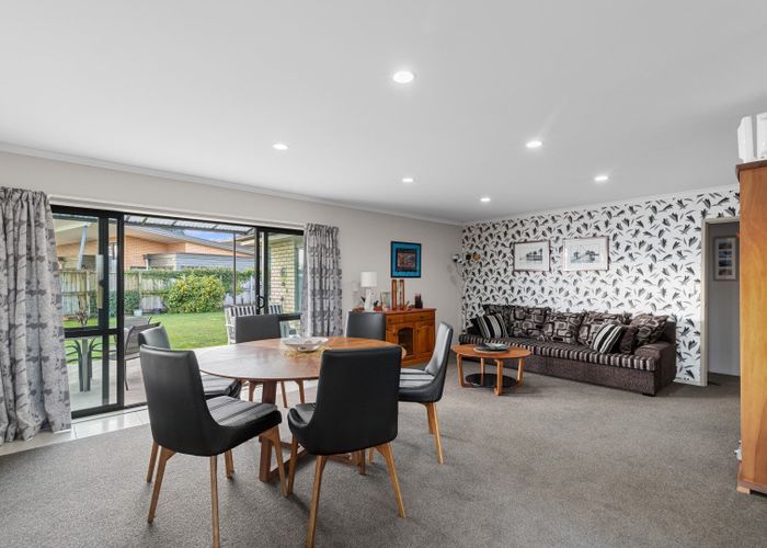  at 102 Farringdon Avenue, Rototuna North, Hamilton