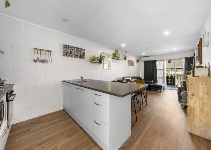  at 5/25A Vine Street, Mangere East, Manukau City, Auckland
