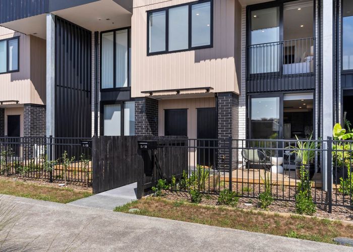  at 5/18 Karengo Street, Long Bay, North Shore City, Auckland