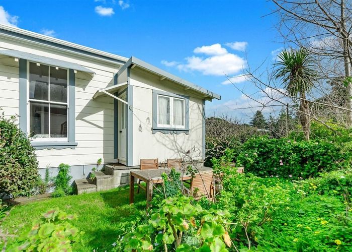  at 17 Beach Road, Paekakariki