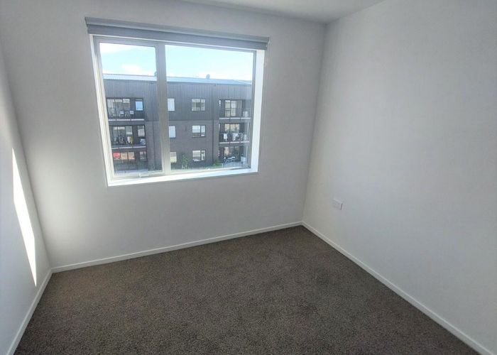  at 208 Eileen Newey Place, Henderson, Waitakere City, Auckland