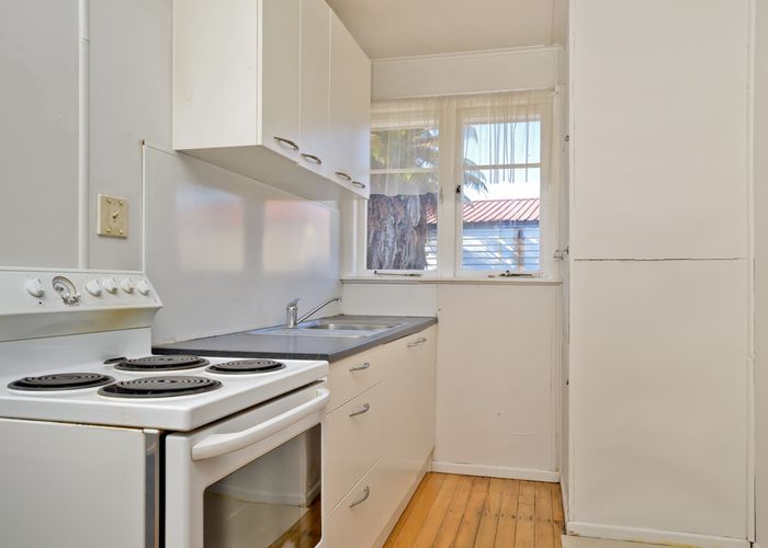  at 283 Dey Street, Hamilton East, Hamilton