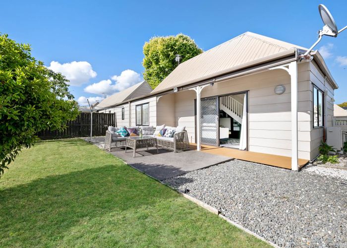  at 11/58 Manuroa Road, Takanini, Auckland