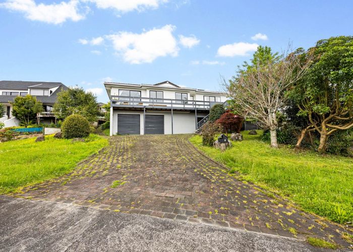  at 8 Forsythe Place, Massey, Waitakere City, Auckland