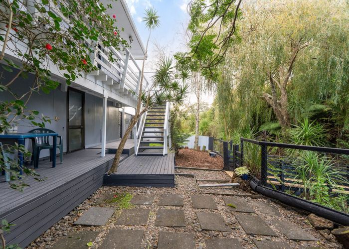  at 2/24 Sunnyside Road, Sunnyvale, Waitakere City, Auckland