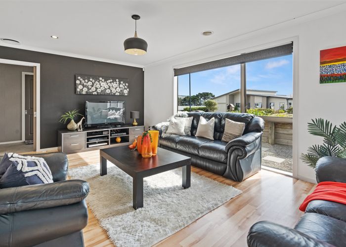  at 43 Nelson Avenue, Aotea, Porirua