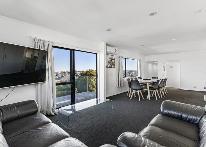  at 2/27 Florence Daly Place, Mount Roskill, Auckland