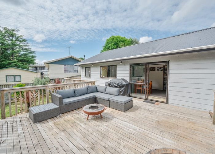  at 6 Mahoe Glade, Patumahoe, Pukekohe