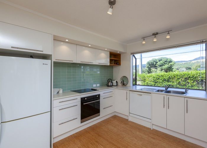  at 44 Dale Road, Raumati South, Paraparaumu