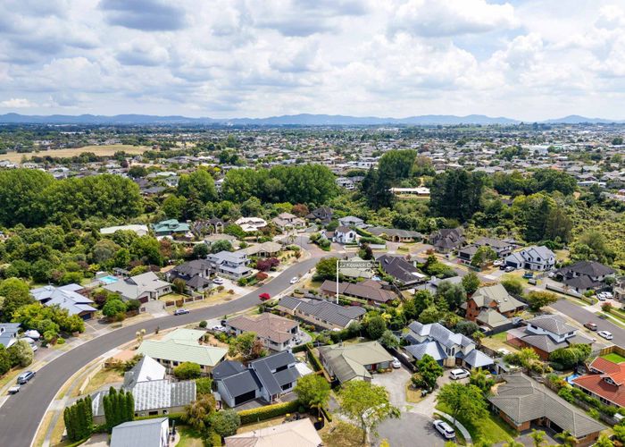  at 22 Keswick Crescent, Huntington, Hamilton