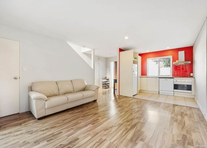  at 4/4 Ambrico Place, New Lynn, Waitakere City, Auckland