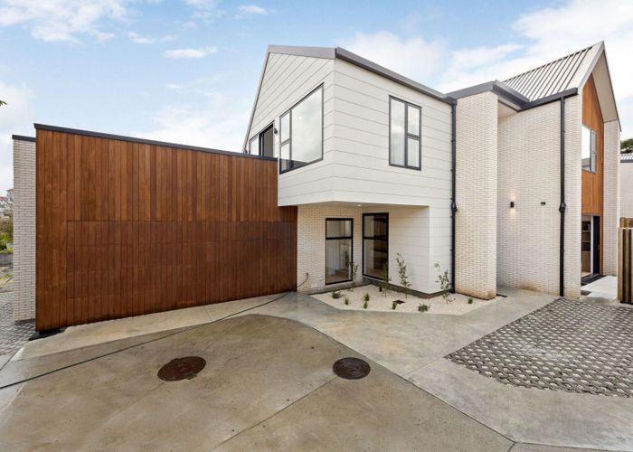  at 4/15 Lake Domain Drive, Hamilton Lake, Hamilton, Waikato