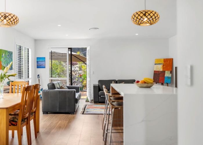  at 18 Arthur Wright Place, Maraetai, Manukau City, Auckland